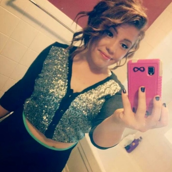 Meet your Posher, Catie - Picture 1 of 1